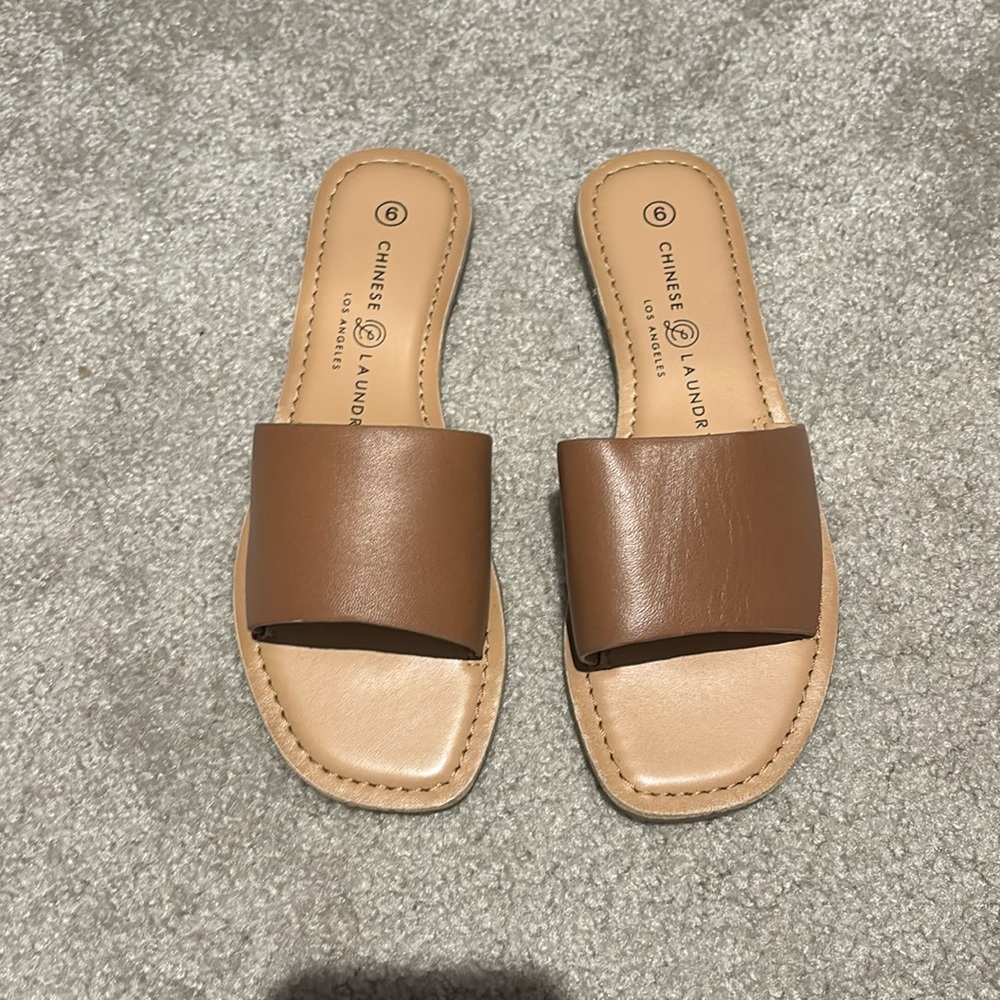 Chinese Laundry Regina casual slide